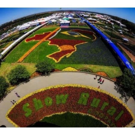 Área de feira e exposição ao ar livre